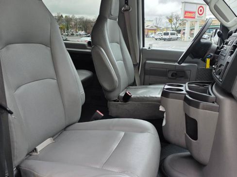 Used 2011 Ford E-350 and Econoline 350 XL RWD image 11