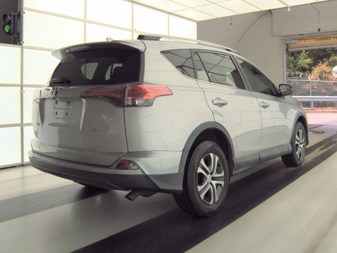 Used 2017 Toyota RAV4 LE FWD image 2