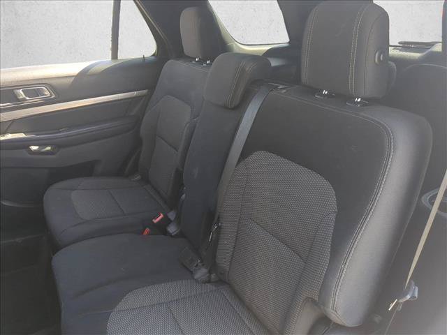 Used 2018 Ford Explorer XLT w/ Equipment Group 201A FWD image 18