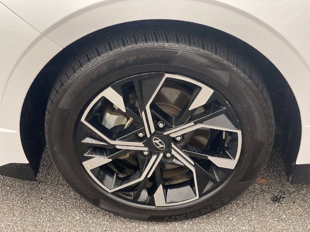 Used 2025 Hyundai Sonata SEL FWD image 10