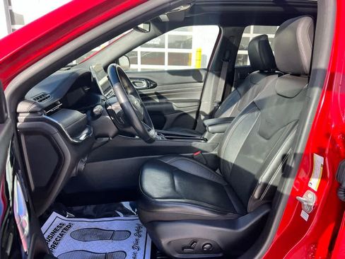 Used 2022 Jeep Compass Limited w/ (RED) Package image 13