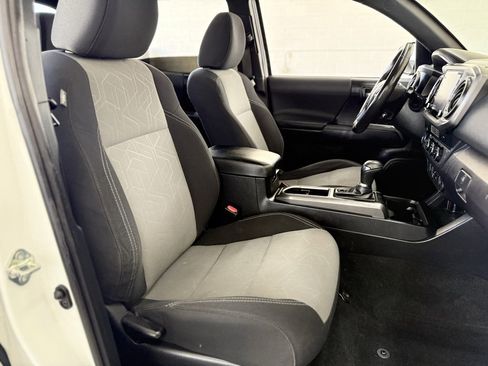 Used 2021 Toyota Tacoma TRD Off-Road image 42