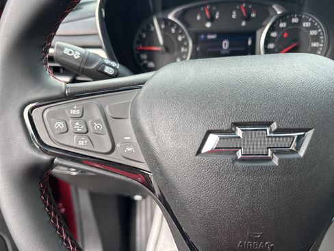 Used 2023 Chevrolet Equinox RS FWD image 25