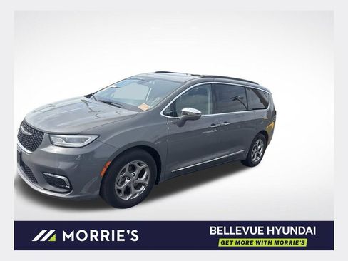 Used 2022 Chrysler Pacifica Limited FWD image 1