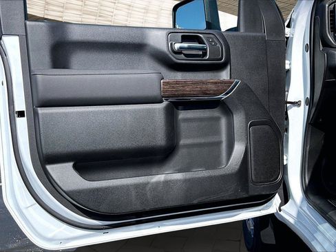 New 2026 GMC Sierra 2500 SLE AWD/4WD image 9