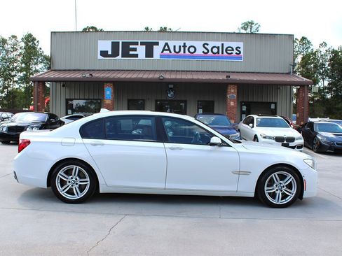 Used 2013 BMW 750Li image 8