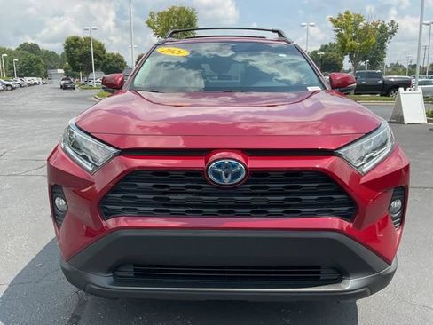 Used 2021 Toyota RAV4 XLE Premium AWD/4WD image 4