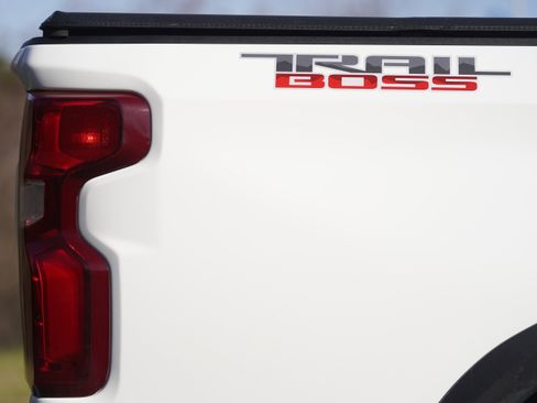 Used 2025 Chevrolet Silverado 1500 LT Trail Boss w/ LT Trail Boss Premium Package image 52