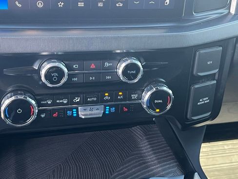 Used 2025 Ford F350 Platinum AWD/4WD image 34