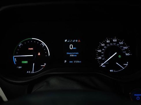 Used 2023 Toyota Sienna XLE FWD image 18