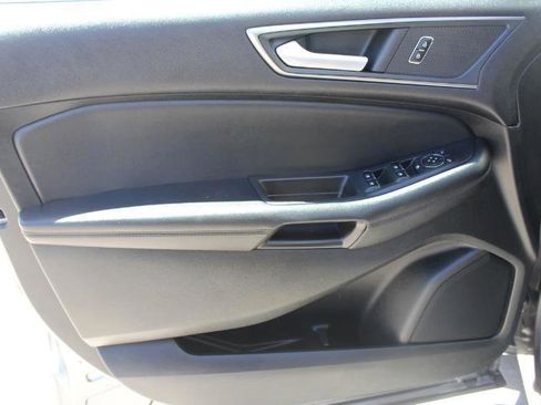 Used 2022 Ford Edge SE w/ Black Appearance Package AWD/4WD image 10