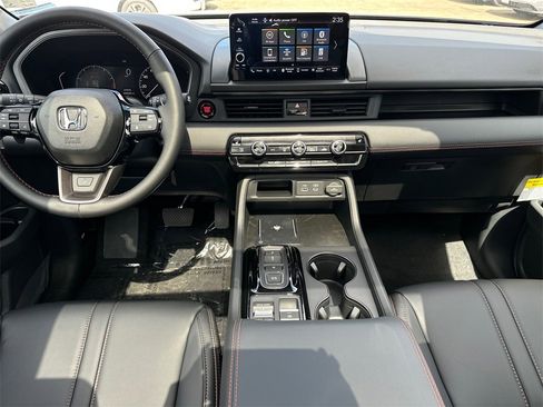 New 2025 Honda Pilot TrailSport image 21