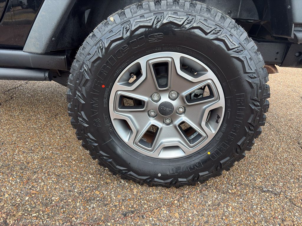 Used 2013 Jeep Wrangler Rubicon AWD/4WD image 16