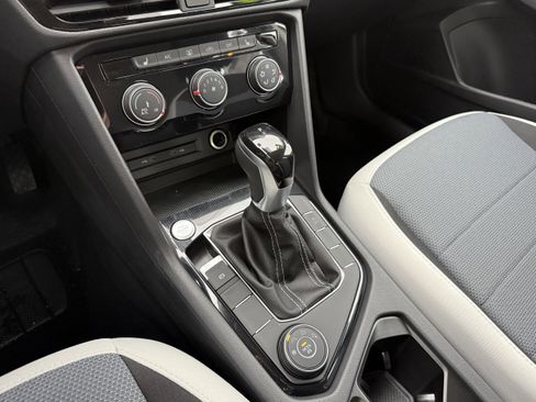 New 2026 Volkswagen Taos S AWD/4WD image 19