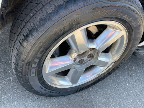 Used 2011 Chevrolet Suburban LTZ image 11