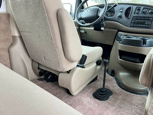 Used 2008 Ford E-350 and Econoline 350 Extended Super Duty image 27