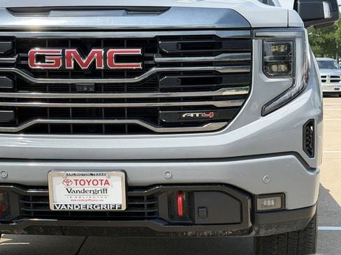Used 2024 GMC Sierra 1500 AT4 w/ AT4 Premium Package image 9