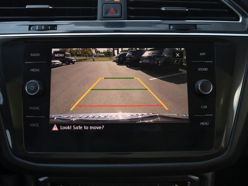 Used 2019 Volkswagen Tiguan SEL image 12