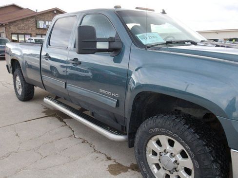 Used 2011 GMC Sierra 3500 SLE w/ SLE Preferred Package image 9