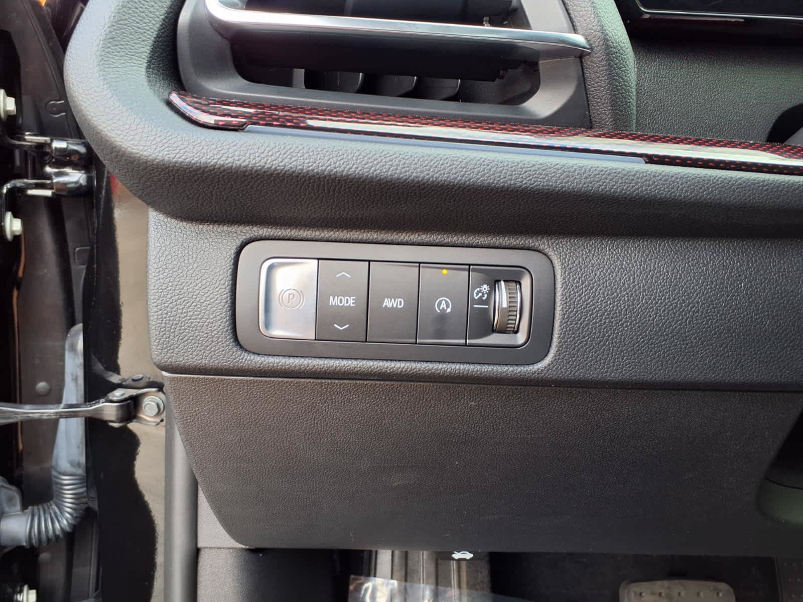 Used 2026 Chevrolet Traverse Z71 w/ LPO, Floor Liner Package AWD/4WD image 21