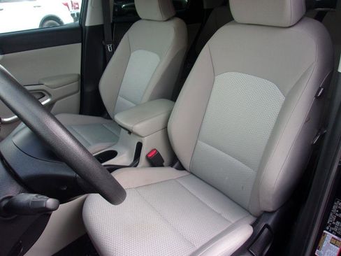 Used 2021 Kia Soul LX image 7