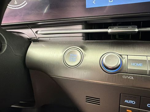 Used 2025 Hyundai Kona SEL FWD image 25