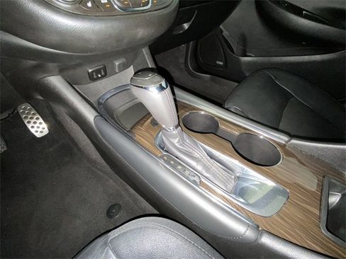 Used 2017 Chevrolet Malibu Premier w/ Premier Sun and Wheel Package image 20