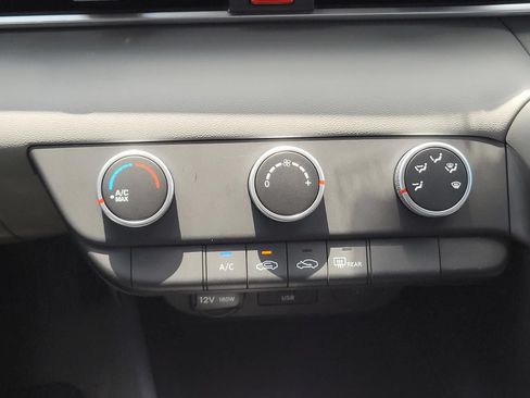 New 2026 Hyundai Elantra SE FWD image 17