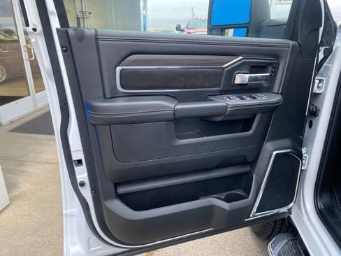 Used 2025 RAM 2500 Laramie image 10
