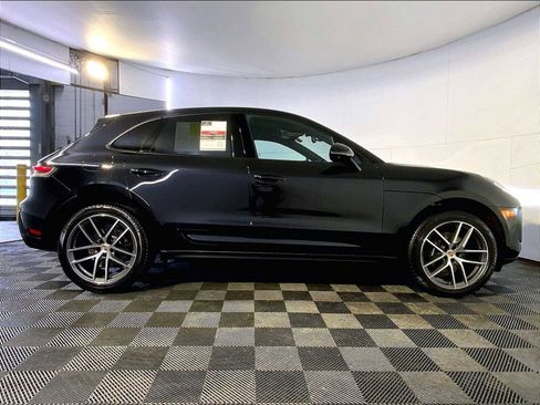 Certified 2023 Porsche Macan AWD/4WD image 8