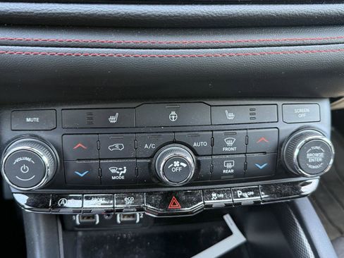 Used 2023 Dodge Durango GT w/ Blacktop Package AWD/4WD image 13