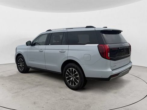 Certified 2025 Ford Expedition Platinum AWD/4WD image 3