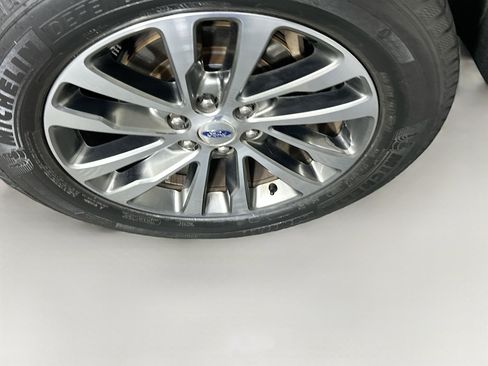 Used 2018 Ford Expedition Max Limited w/ Equipment Group 301A image 11