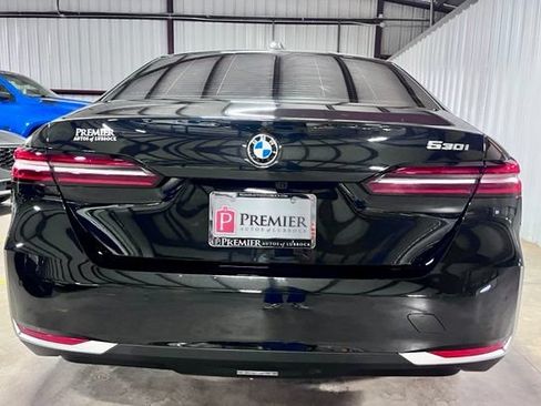 Used 2025 BMW 530i RWD image 3
