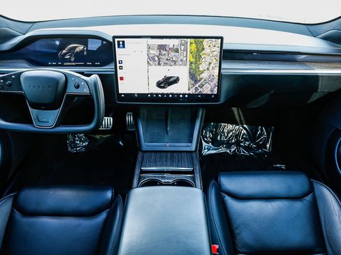 Used 2021 Tesla Model S Plaid image 10