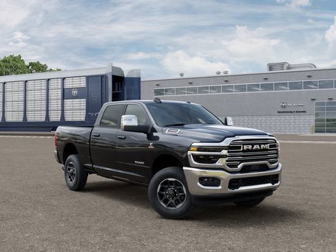 New 2026 RAM 2500 Laramie AWD/4WD image 3