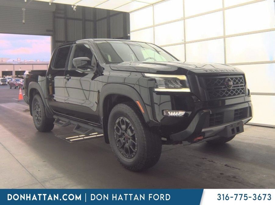 Used 2023 Nissan Frontier PRO-4X w/ Pro-4X Premium Package AWD/4WD image 4