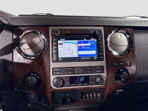 Used 2011 Ford F250 Lariat w/ Lariat Interior Pkg image 18
