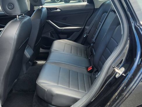 Used 2024 Volkswagen Jetta SE FWD image 2