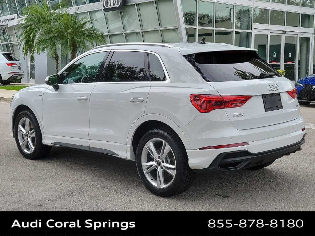 Certified 2024 Audi Q3 2.0T Premium w/ Convenience Package AWD/4WD image 12