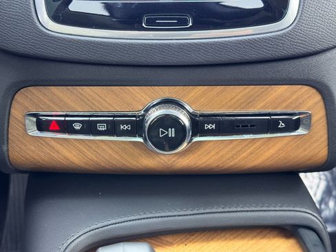 Used 2024 Volvo XC90 T8 Plus w/ Protection Package Premier image 30