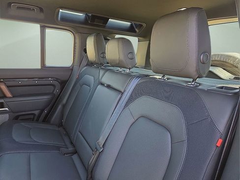 Used 2024 Land Rover Defender 110 X-Dynamic SE image 20