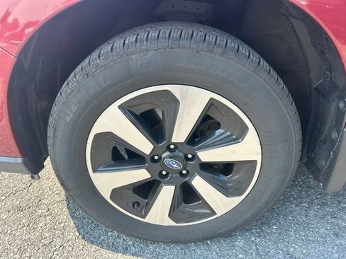 Used 2018 Subaru Forester 2.5i Premium w/ All-Weather Package AWD/4WD image 11