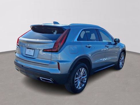 Certified 2025 Cadillac XT4 Premium Luxury image 5