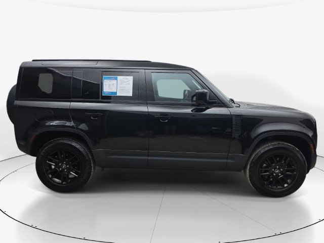 Used 2025 Land Rover Defender 110 S AWD/4WD image 5
