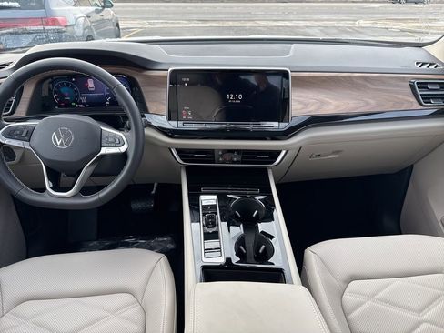 New 2026 Volkswagen Atlas SE image 11