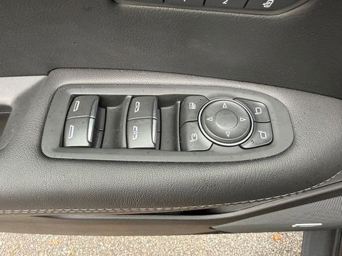 Used 2025 Cadillac XT5 Premium Luxury image 13