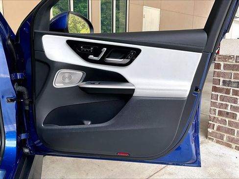 Used 2023 Mercedes-Benz GLC 300 image 23