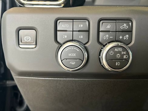 Used 2026 GMC Sierra 2500 Denali w/ Technology Package AWD/4WD image 25
