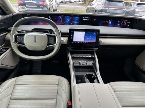 Certified 2024 Lincoln Nautilus Reserve image 12